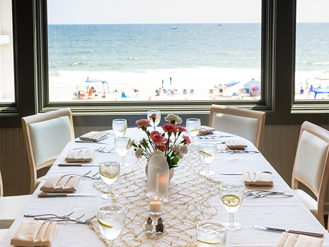 McLoone's Pier House Photo Gallery Image