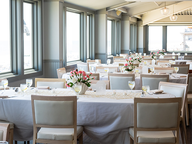 McLoone's Pier House Photo Gallery Image