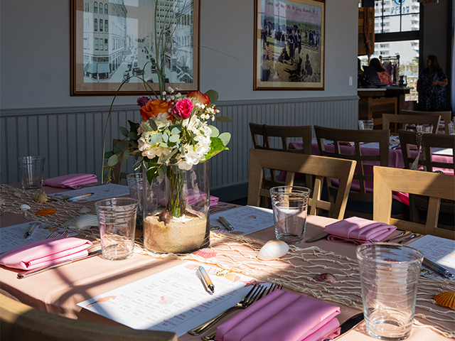 McLoone's Pier House Photo Gallery Image